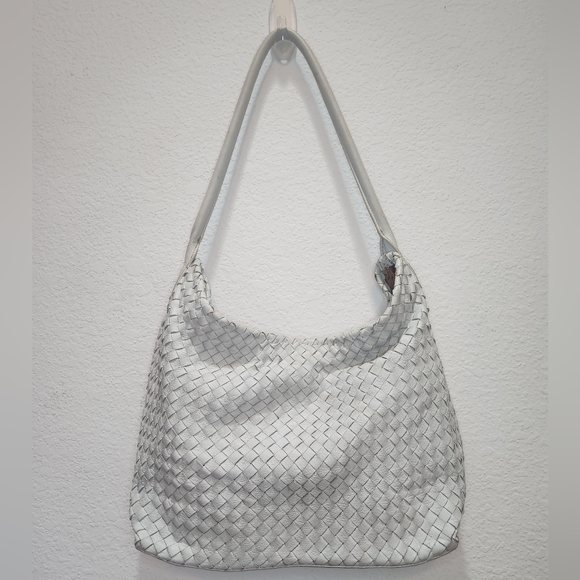 Fossil Genuine Leather Basket Weave White Shoulder Bag - Picture 9 of 9